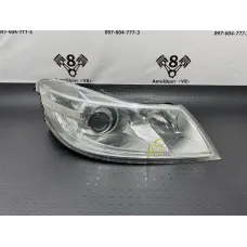 Фара права Skoda Oktavia A5 bi- xenon Шкода Октавія А5 дефект Фара права Skoda Oktavia A5 bi- xenon Шкода Октавія А5 дефект