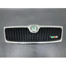 Решітка радіатора Skoda Octavia A5 VRS RS Центральна решотка Гриль Решітка радіатора Skoda Octavia A5 VRS RS Центральна решотка Гриль